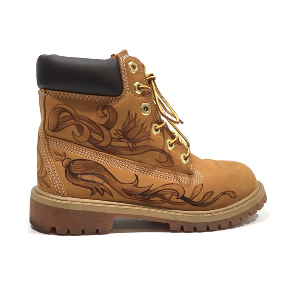 CUSTOM HAND PAINTED TIMBERLAND NUBUK BOOTS -YOUTH US 3.5 -FITS WOMEN US 5.5 - Picture 6 of 13